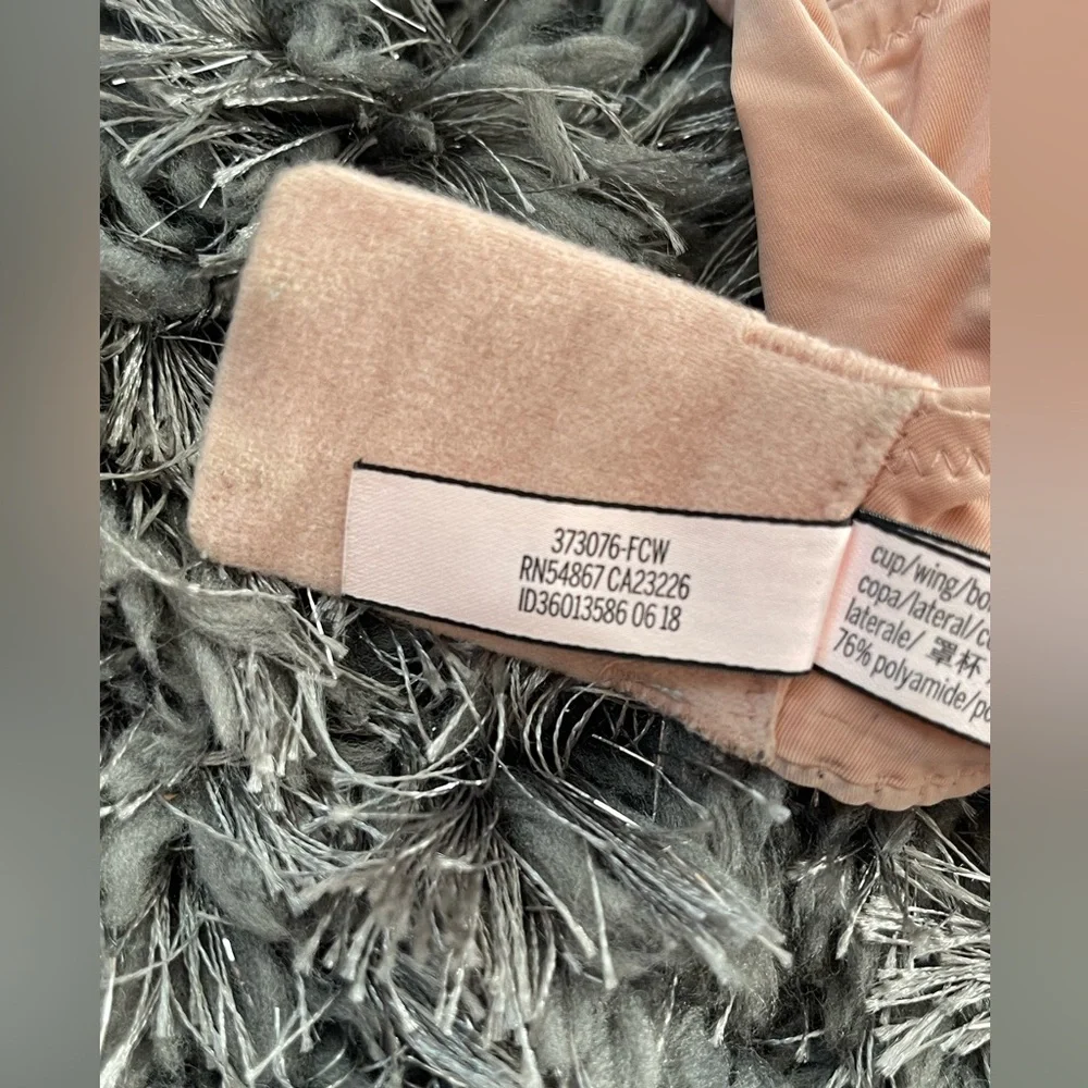 Victoria’s Secret T-shirt Push-Up Bra - Picture 8 of 10